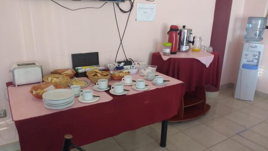Food & Drinks