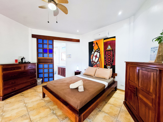 Bedroom 2, Aissatou Beach Resort, Malay