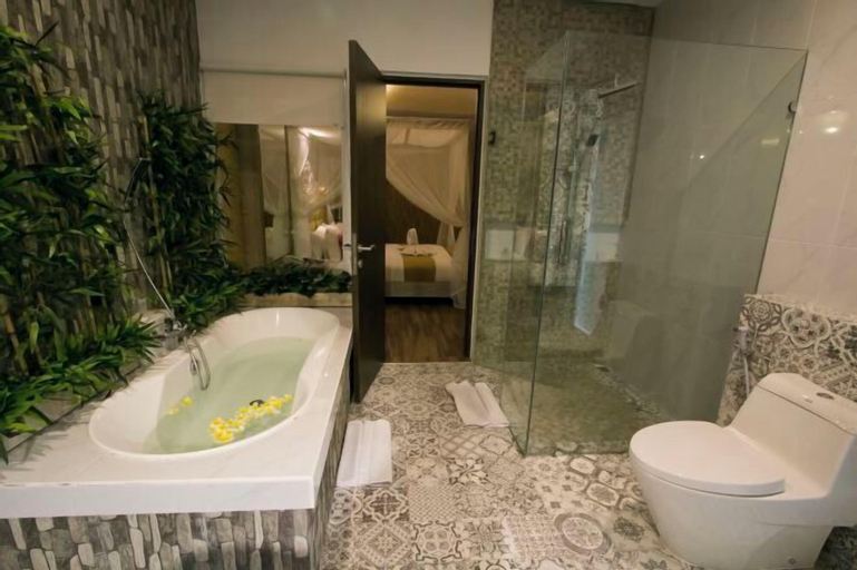 Bathroom 9
