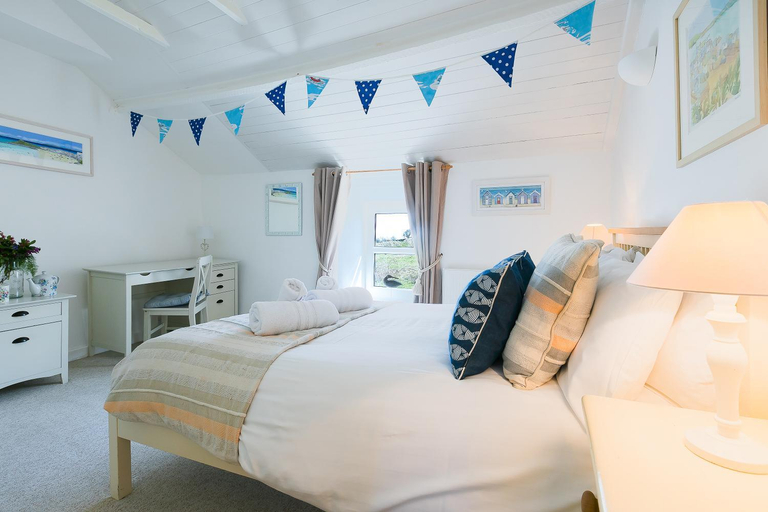 Bedroom 2, Whistler's Rest, Cornwall