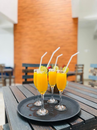 Food & Drinks