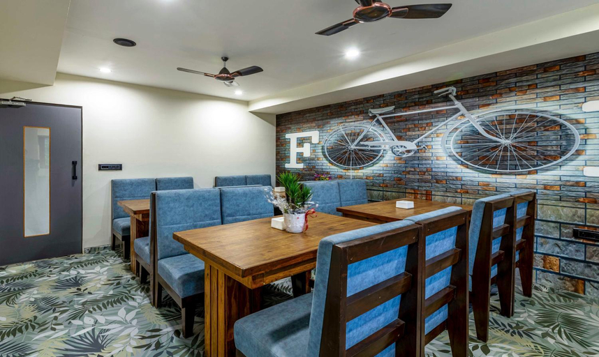 Food & Drinks, Treebo KBC, Ahmadabad