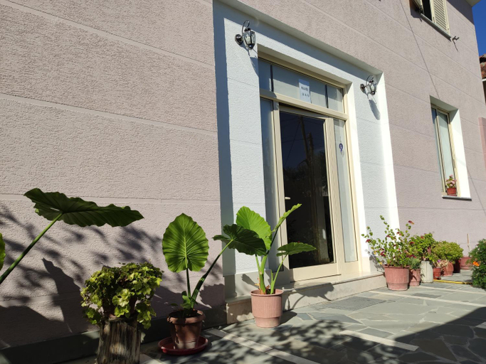 Others 4, Olive B&B, Beratit