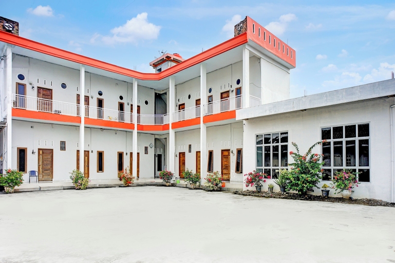 Exterior & Views 1, Spot ON 93947 Bahagia Guest House, Medan