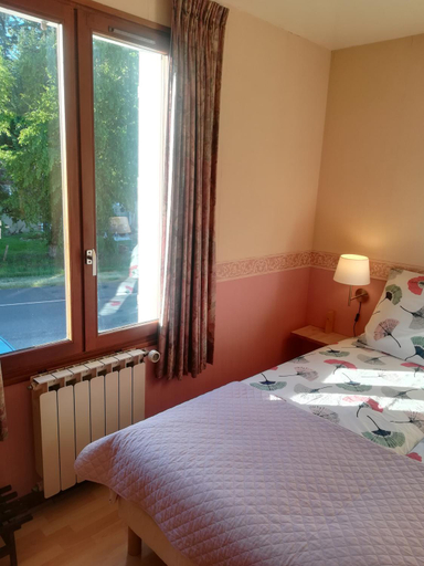 Bedroom 3, Hotel La Croix des Bois, Allier
