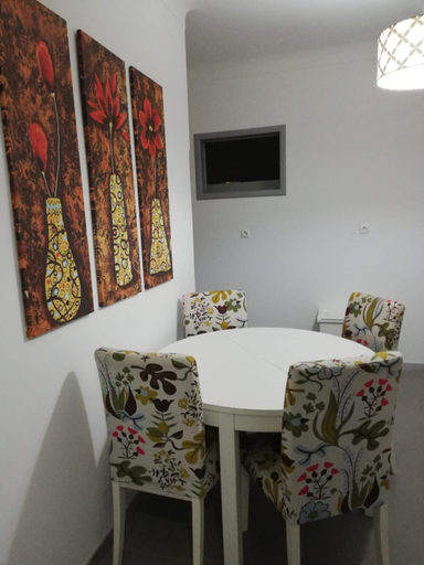 Others 2, BED&SHOWER Moscavide -Self Check-In, Loures