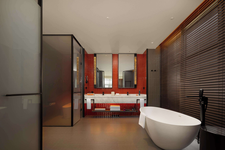Bathroom 5, Doubletree By Hilton Kaifeng, Kaifeng