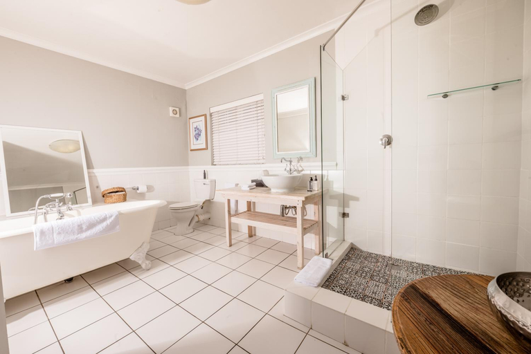 Bathroom 3, Corner House Residence, Cape Winelands