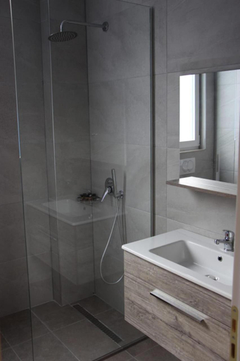 Bathroom, Hotel Auto Grill Roberti, Tepelenës
