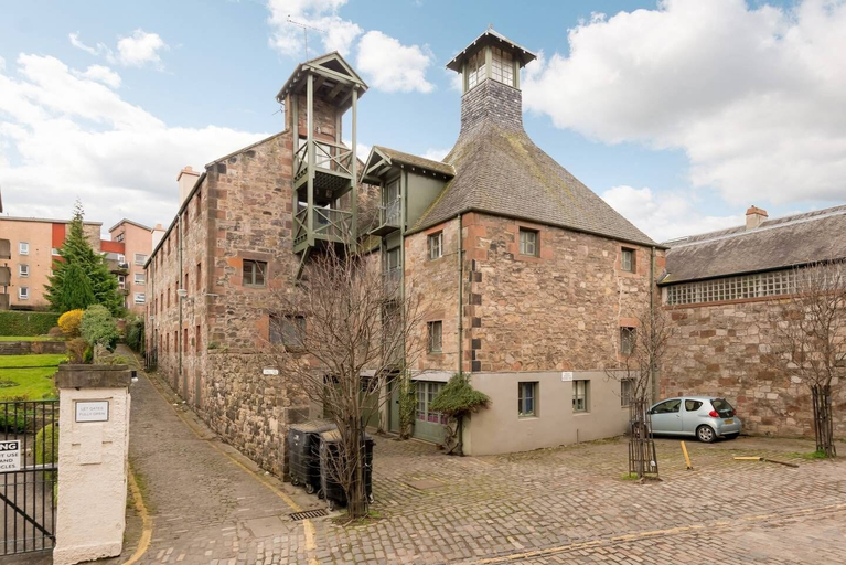 Exterior & Views 2, JOIVY Loft at the Brewery in Edinburgh Old Town, Edinburgh