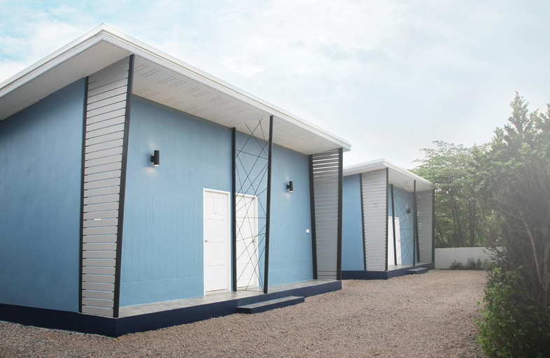 Exterior 4
