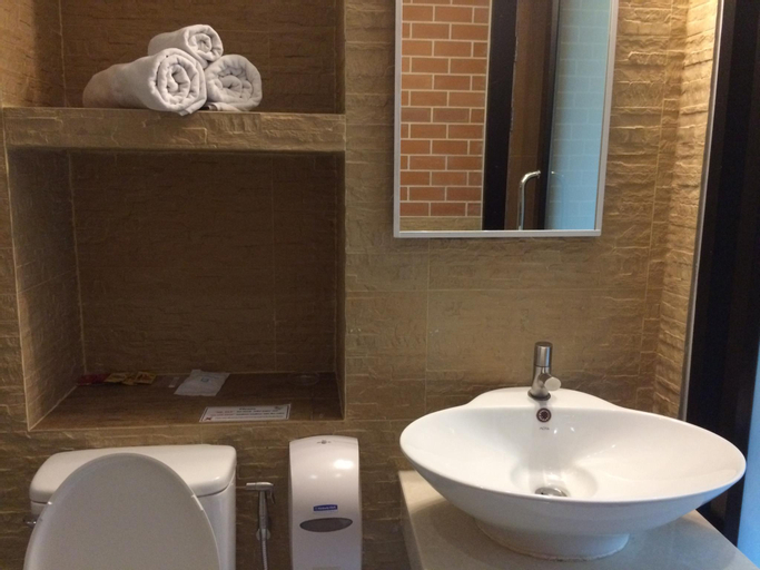 Bathroom 4