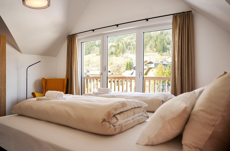 Bedroom 2, die Tauplitz Lodges - Alm Lodge A13 by AA Holiday Homes, Liezen