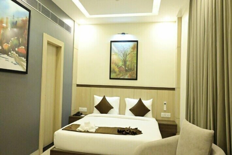 Bedroom 2, YUVRAJ PALACE, Dumka