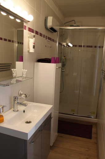 Bathroom 4, Maison d'Hote du Jas, Bouches-du-Rhône