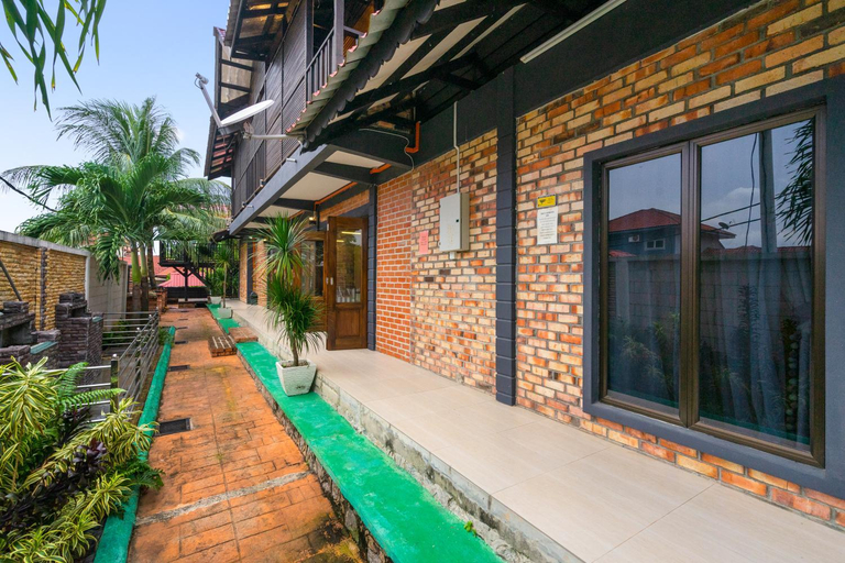 Others 5, Villa Kiambang, Seremban