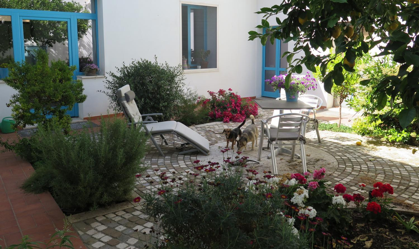 Others 4, B&b-Le Rondini, Cagliari