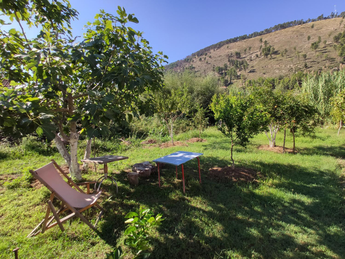 Others 2, Olive B&B, Beratit
