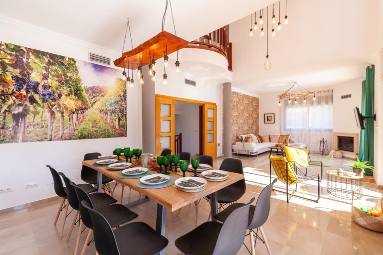 3, VILLA WINE EXPERIENCE Salou Center - SPA & Wine, Tarragona