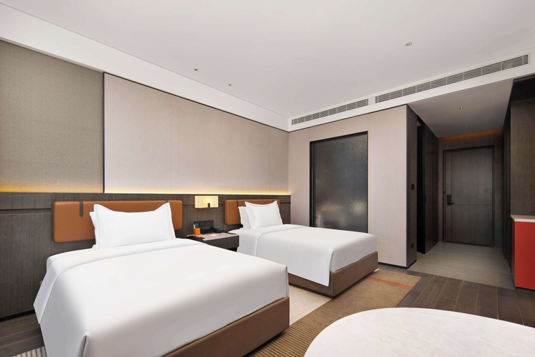 Bedroom 3, Doubletree By Hilton Kaifeng, Kaifeng