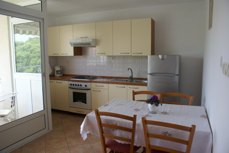 Others 4, Apartments Robert, Malinska-Dubašnica