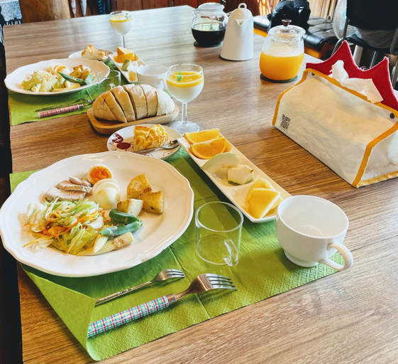 Food & Drinks