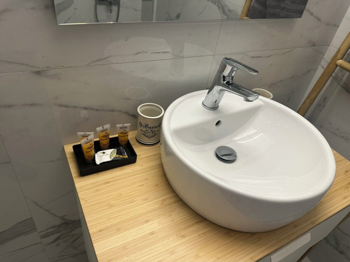 Bathroom 3, Brand New 2 Bd Apt in Pagrati w Balcony, Attica
