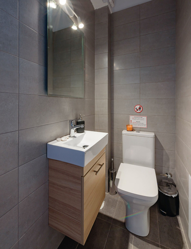 Bathroom 3, Cheli apartments by Airstay, Attica