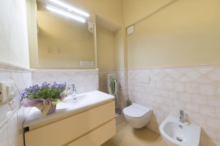 Bedroom 3, I Bei Ricordi - Historic Centre Apartment 6, Arezzo