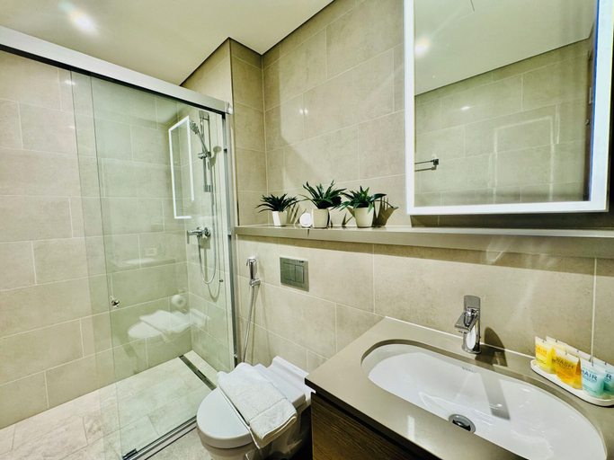 Bathroom, Venduras - Modern 1BR Sobha Hartland, Dubai