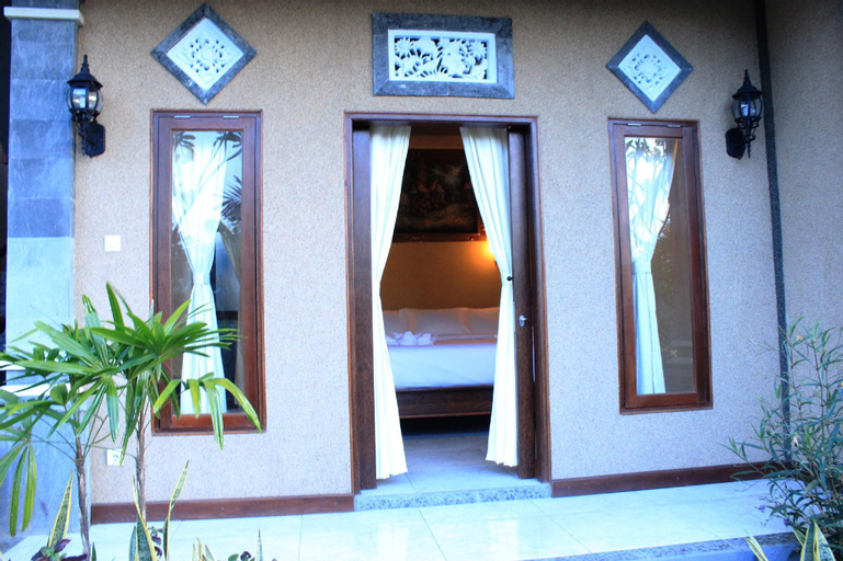 Exterior & Views 12