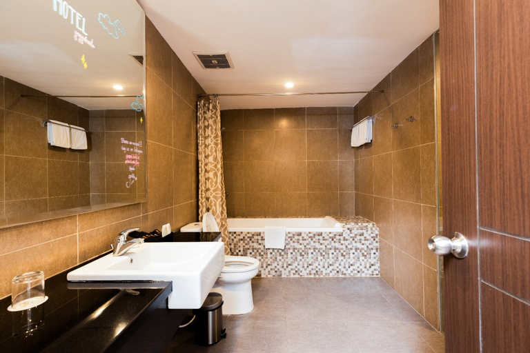 Bathroom 11