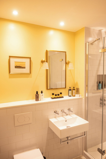 Bathroom 7