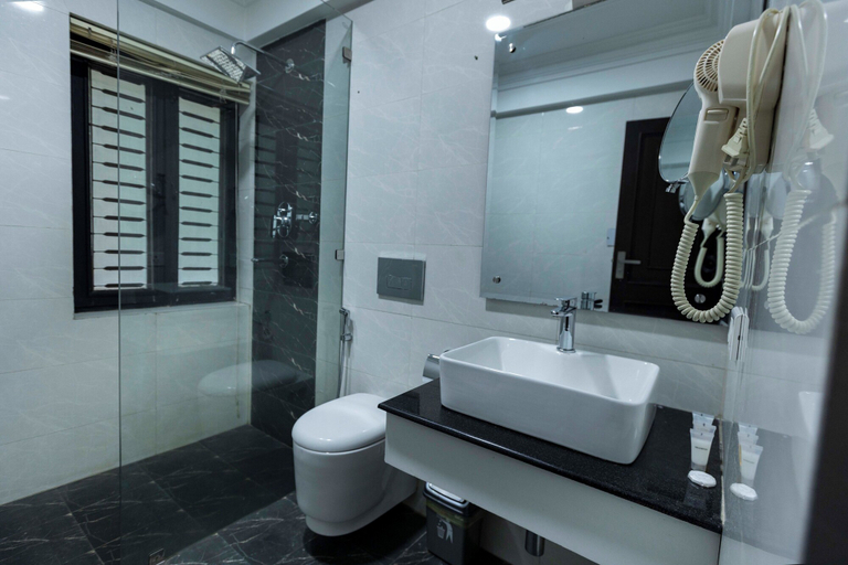 Bathroom 5, Buki Lazimpat - Boutique Hotel, Bagmati