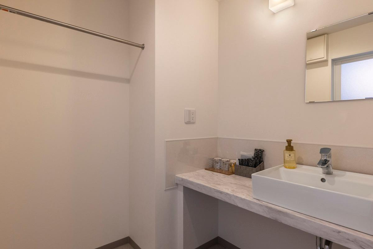 Bathroom 4