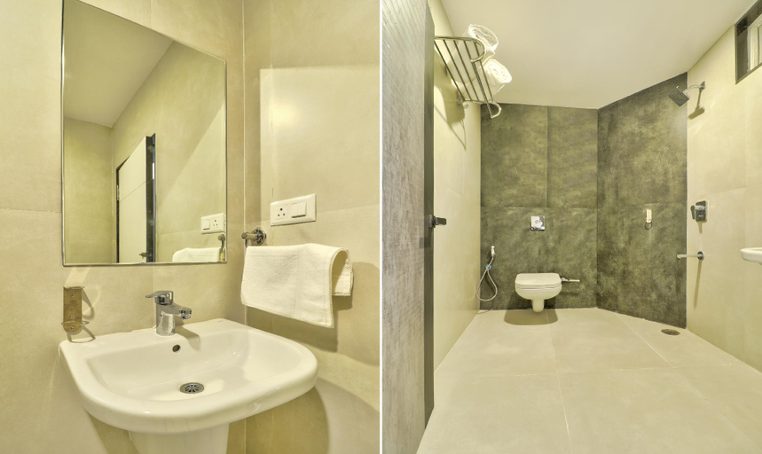 Bathroom 4, Treebo Sriz Cozy Seethamadhara, Visakhapatnam