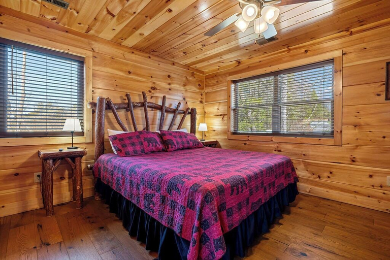 Bedroom 2, Bobcat Den, Sevier