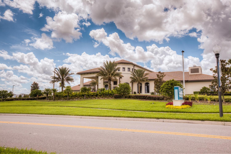 Stylish Home wPrivate Pool&Spa, near Disney, Osceola