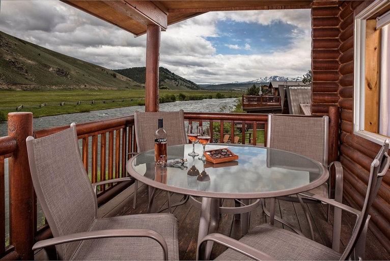 5, Redfish Riverside Inn, Custer