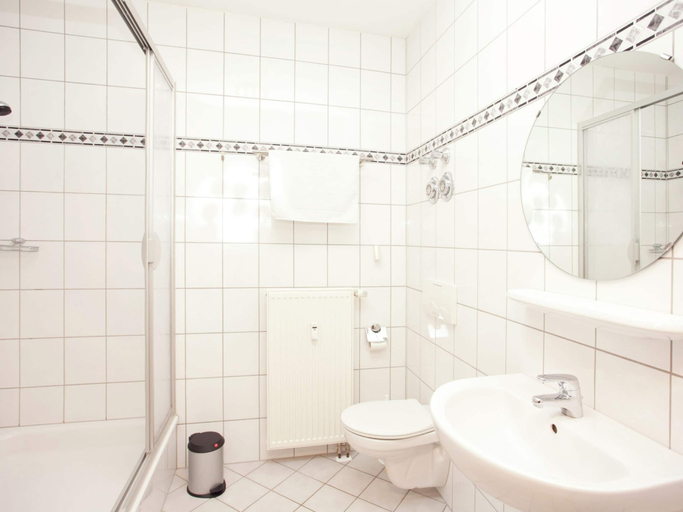 Bathroom, Peaceful Villa in Borstendorf, Erzgebirgskreis