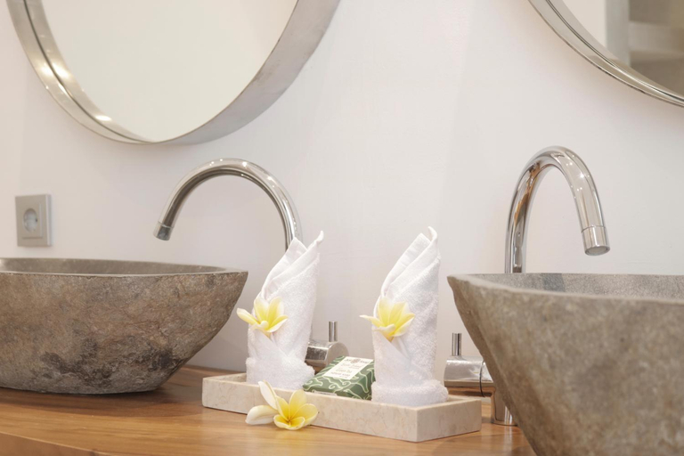 Bathroom 2, Amazing 3 Bedrooms Villa Canggu, Badung