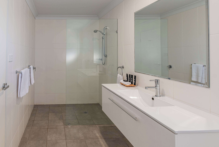 Bathroom 4, Best Western Club Quirindi Motel, Liverpool Plains