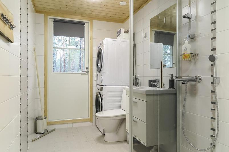 Bathroom, Villa Haukka, Lapland