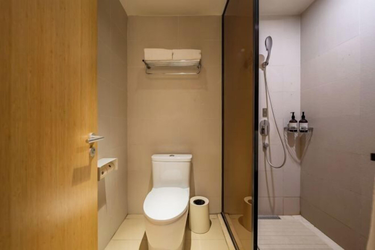 Bathroom 5, JI Hotel (Chengdu Global Center), Chengdu