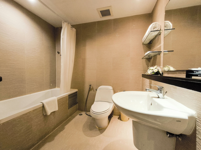 Bathroom 4, The Key Sukhumvit Bangkok, Wattana