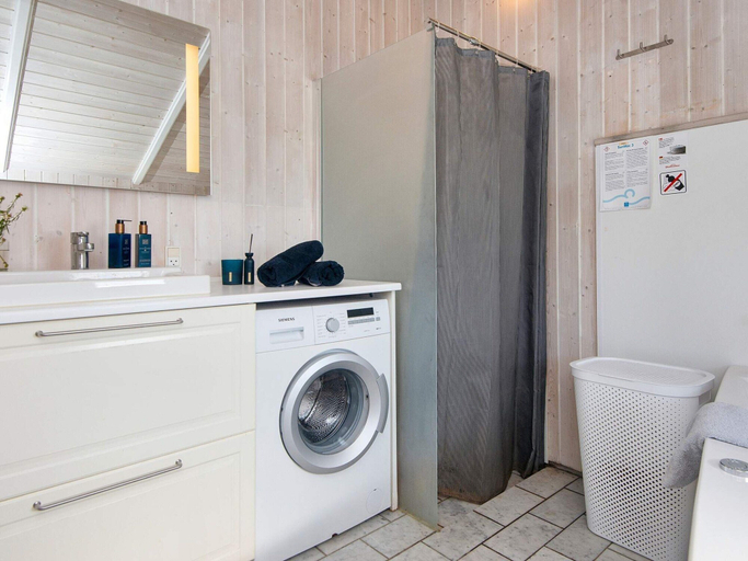 Bathroom 4, 4 Star Holiday Home in Sjolund, Kolding