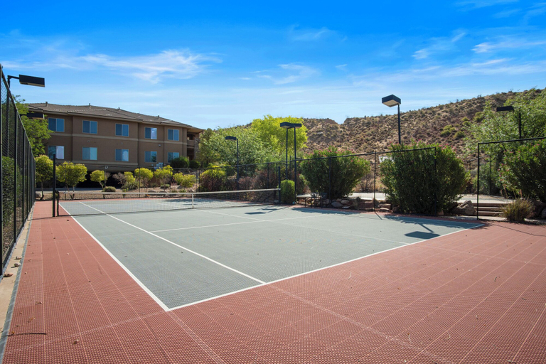 Exterior & Views 2, Poolside Retreat Directly Across From Pool!, Washington