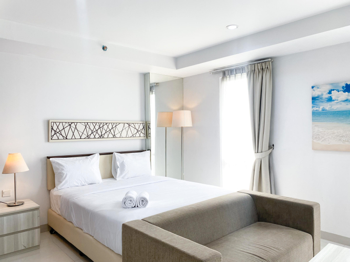 Spacious and Comfort Studio Apartment at Azalea Suites By Travelio, Cikarang