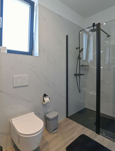 Bathroom 5, Ziganto Comfortable Holiday Residence, Opatija/Veprinac
