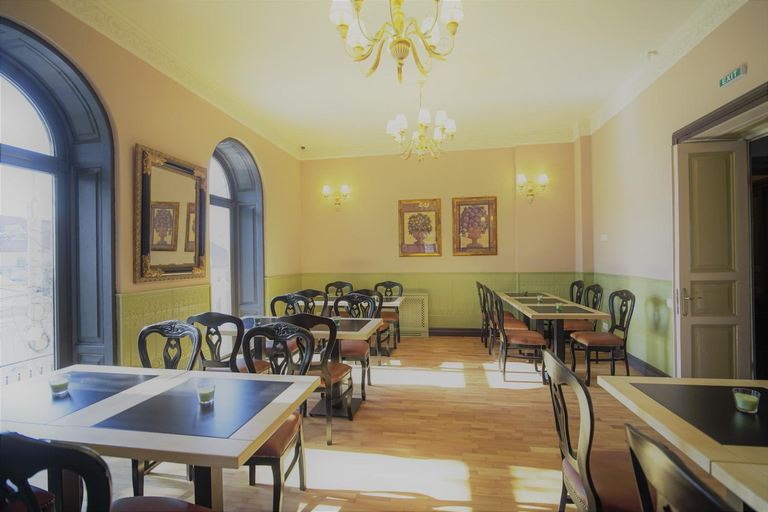Food & Drinks, La Curtea Domneasca, Piatra-neamt